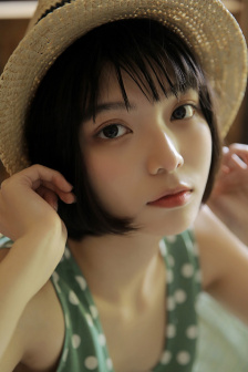 宝妈怕娃闹给同机乘客备100份礼袋