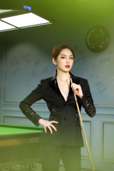 情侣荡秋千图片